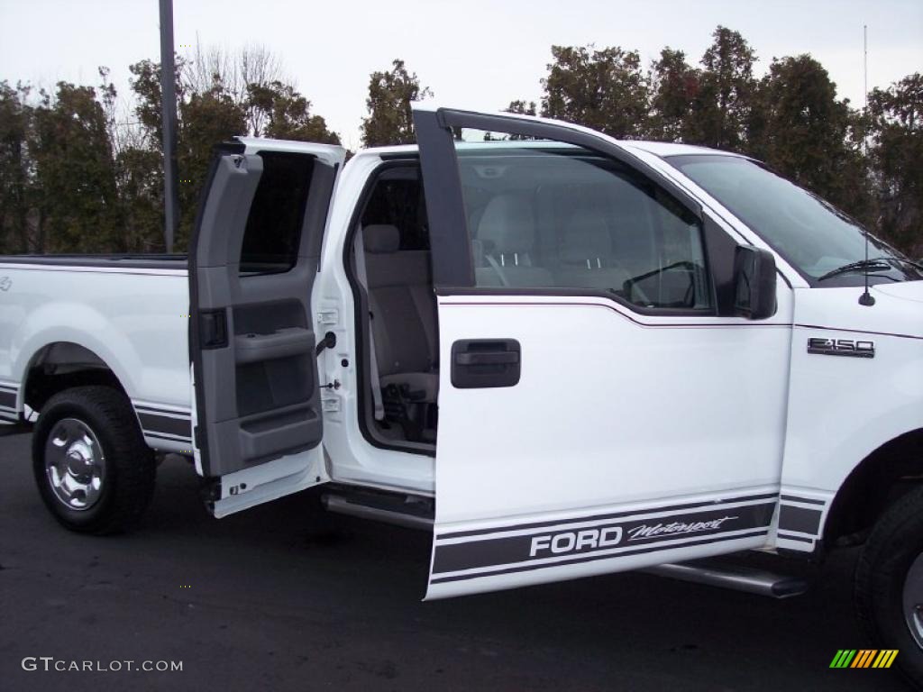 2006 F150 XLT SuperCab 4x4 - Oxford White / Medium/Dark Flint photo #28