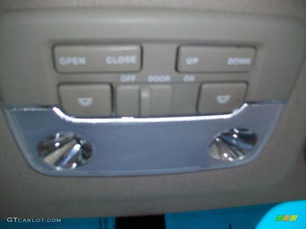 2004 XG350 L Sedan - Celadon Green Metallic / Gray photo #17