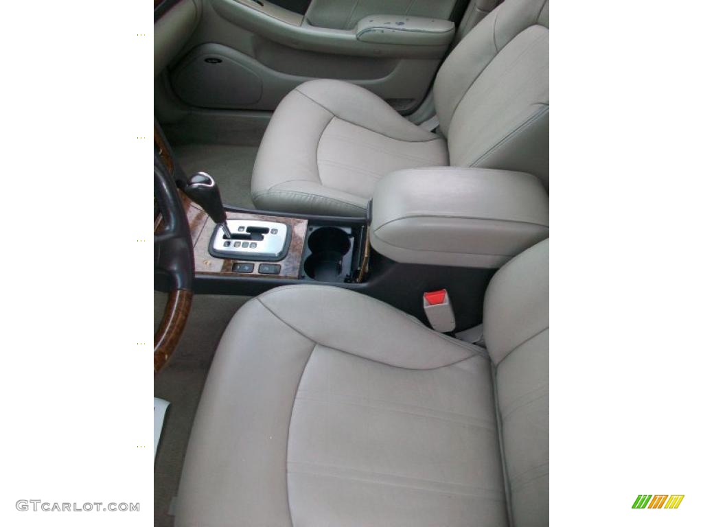 2004 XG350 L Sedan - Celadon Green Metallic / Gray photo #19
