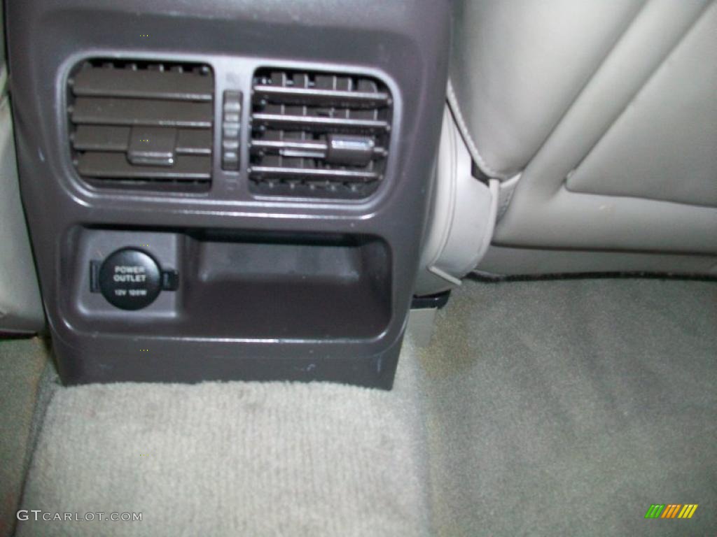 2004 XG350 L Sedan - Celadon Green Metallic / Gray photo #23