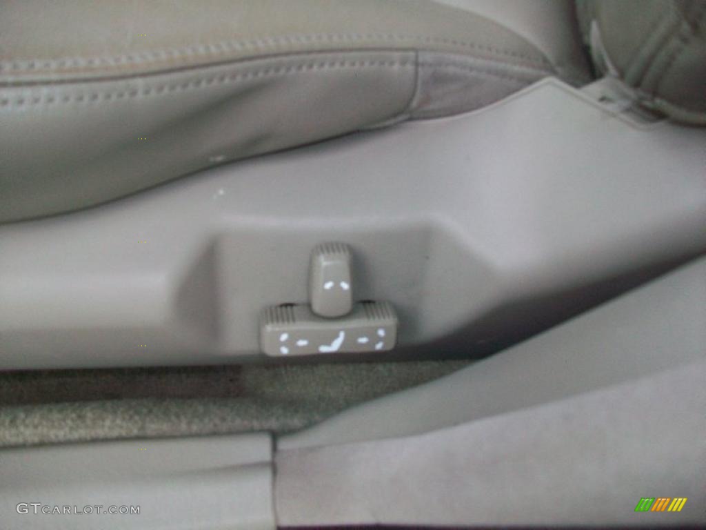 2004 XG350 L Sedan - Celadon Green Metallic / Gray photo #25