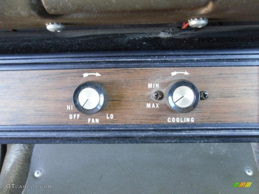 1978 International Scout II 4x4 Controls Photos