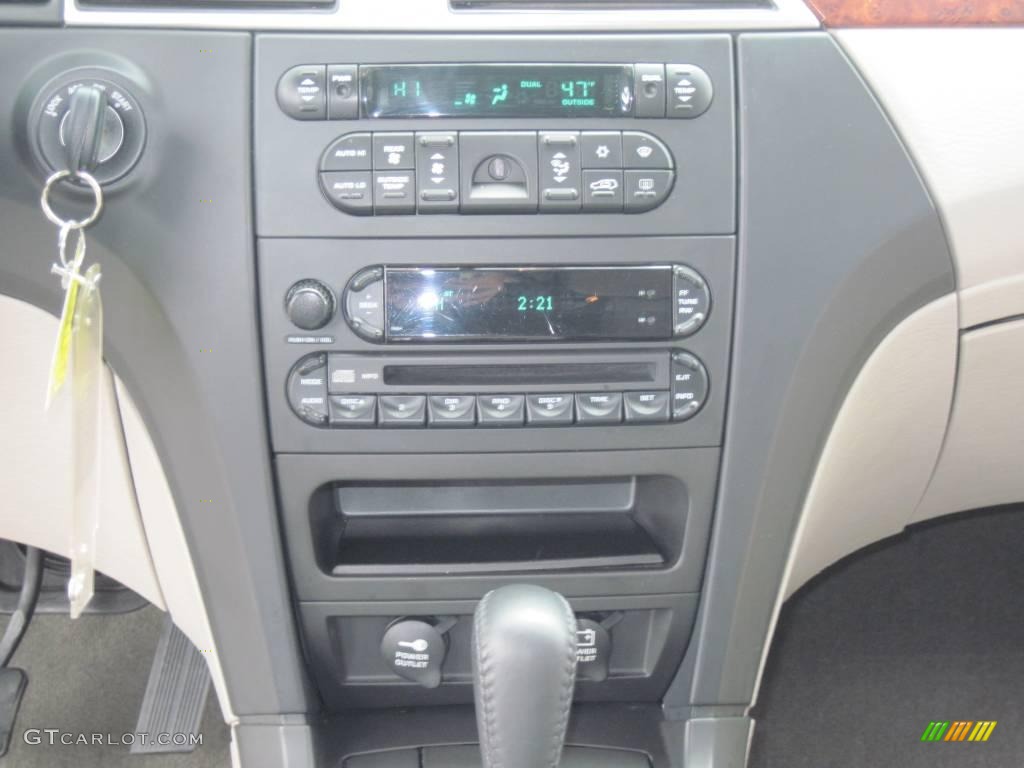 2005 Pacifica Touring - Stone White / Light Taupe photo #12