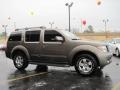 Granite Metallic - Pathfinder SE Photo No. 2