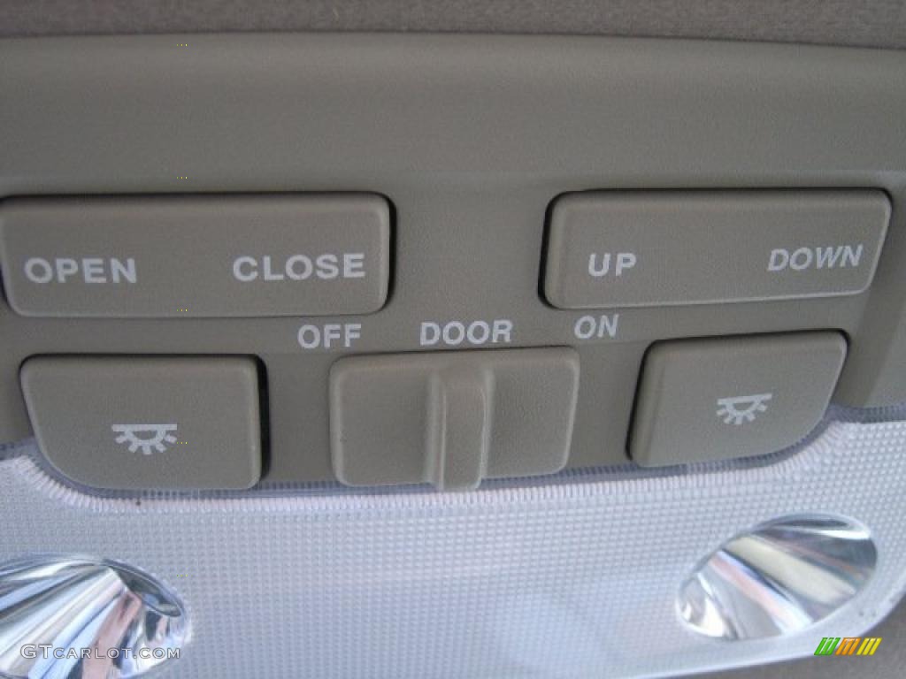 2004 XG350 L Sedan - Ivory Pearl / Beige photo #36