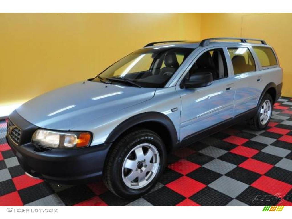 2002 V70 2.4T XC AWD Wagon - Polar Arctic Blue Metallic / Graphite photo #3