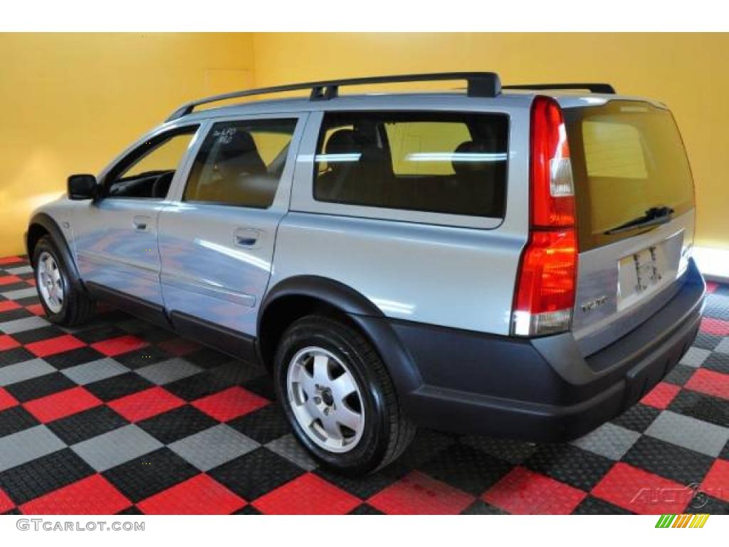 2002 V70 2.4T XC AWD Wagon - Polar Arctic Blue Metallic / Graphite photo #4