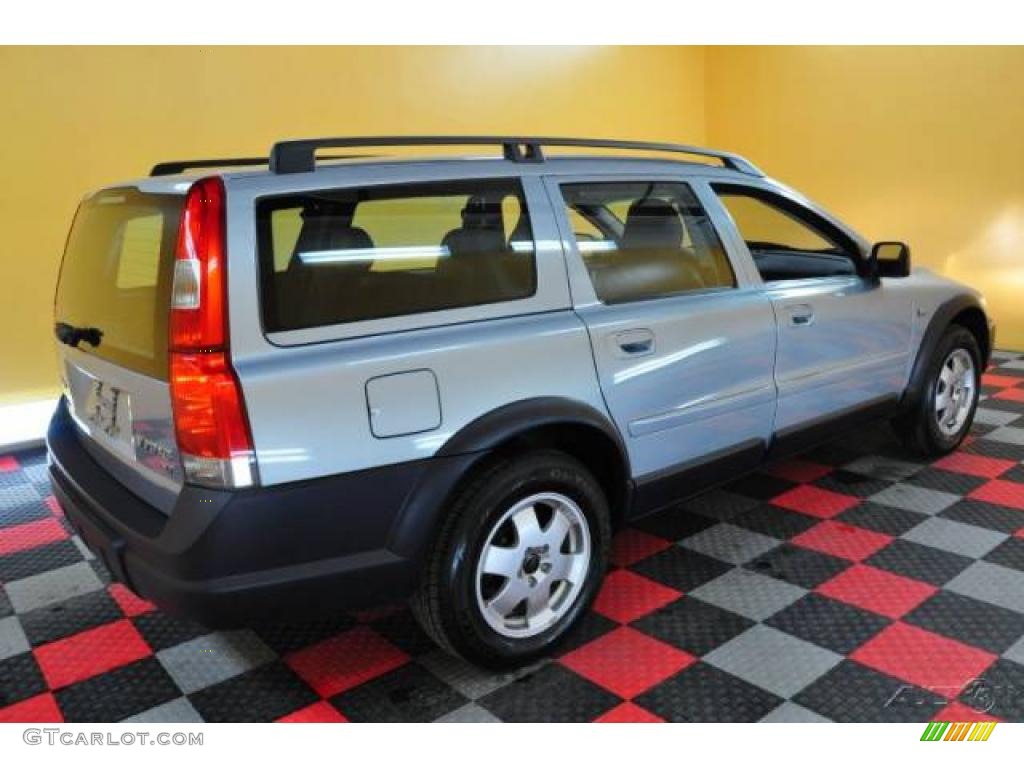 2002 V70 2.4T XC AWD Wagon - Polar Arctic Blue Metallic / Graphite photo #6