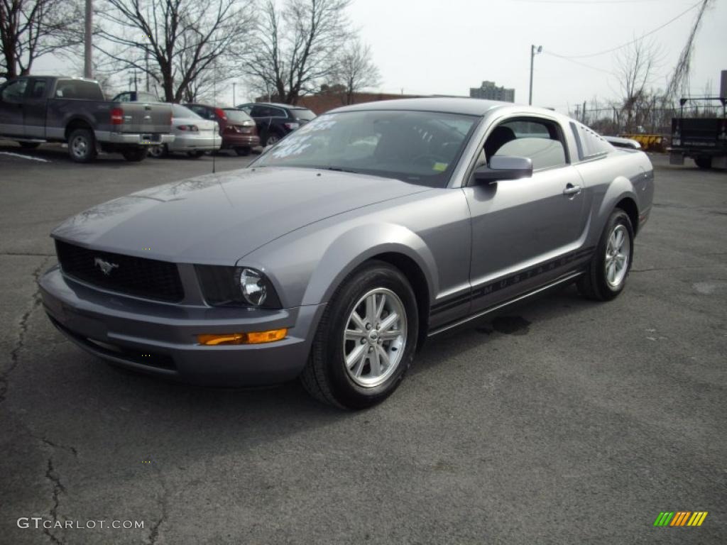 2006 Mustang V6 Deluxe Coupe - Tungsten Grey Metallic / Dark Charcoal photo #1