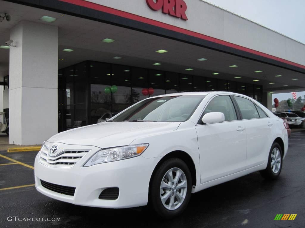 2010 Camry LE V6 - Super White / Ash Gray photo #1