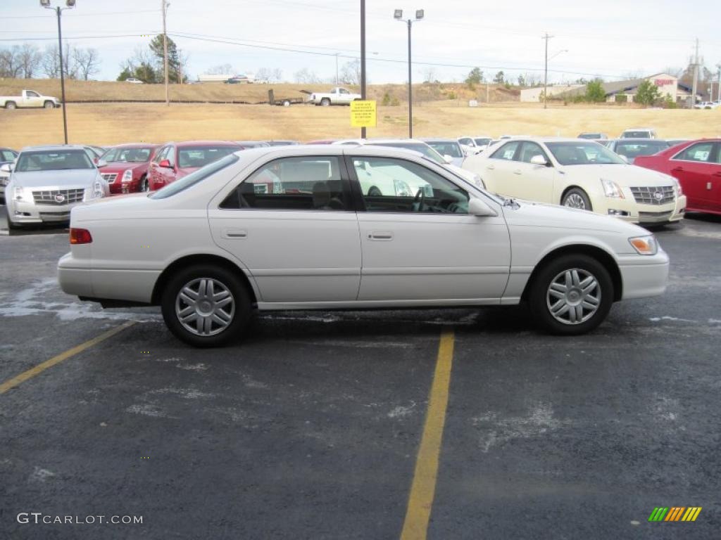 2001 Camry LE - Super White / Oak photo #3