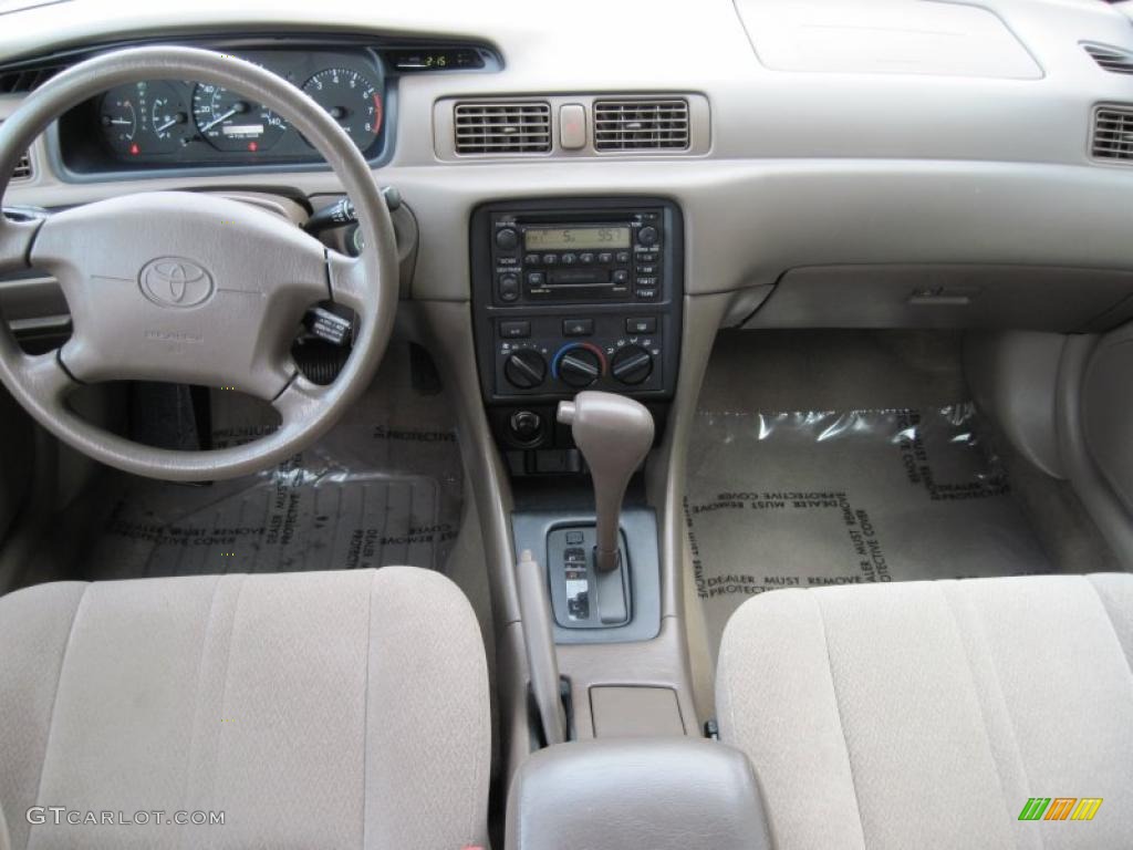 2001 Camry LE - Super White / Oak photo #8