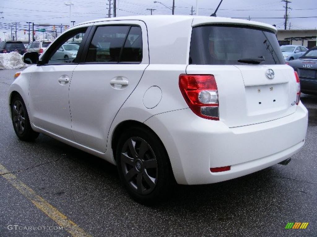 2008 xD  - Super White / Charcoal Gray photo #5