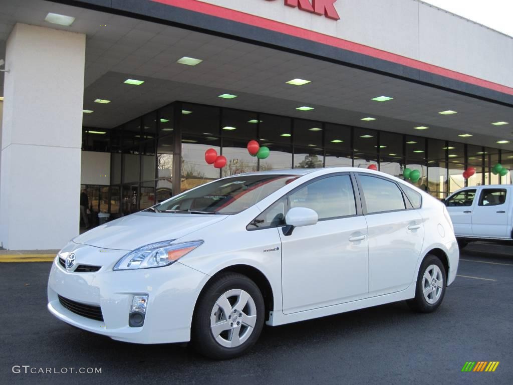 2010 Prius Hybrid III - Blizzard White Pearl / Dark Gray photo #1