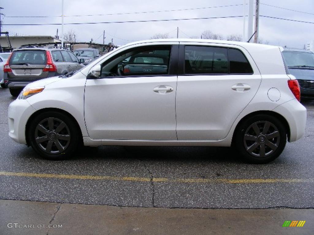 2008 xD  - Super White / Charcoal Gray photo #6