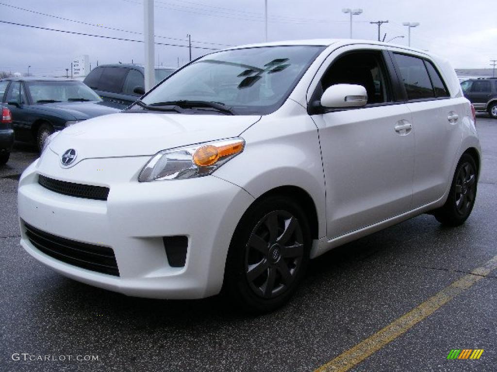 2008 xD  - Super White / Charcoal Gray photo #7