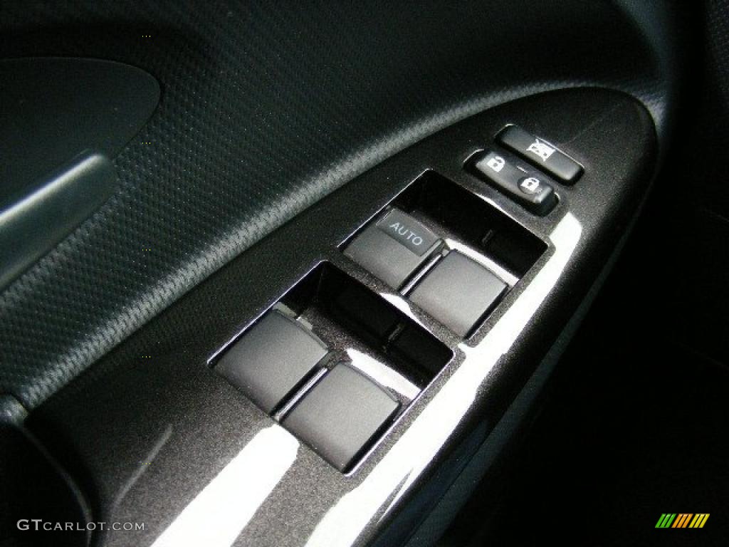 2008 xD  - Super White / Charcoal Gray photo #22