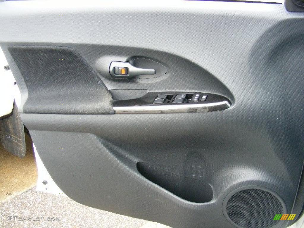 2008 xD  - Super White / Charcoal Gray photo #23