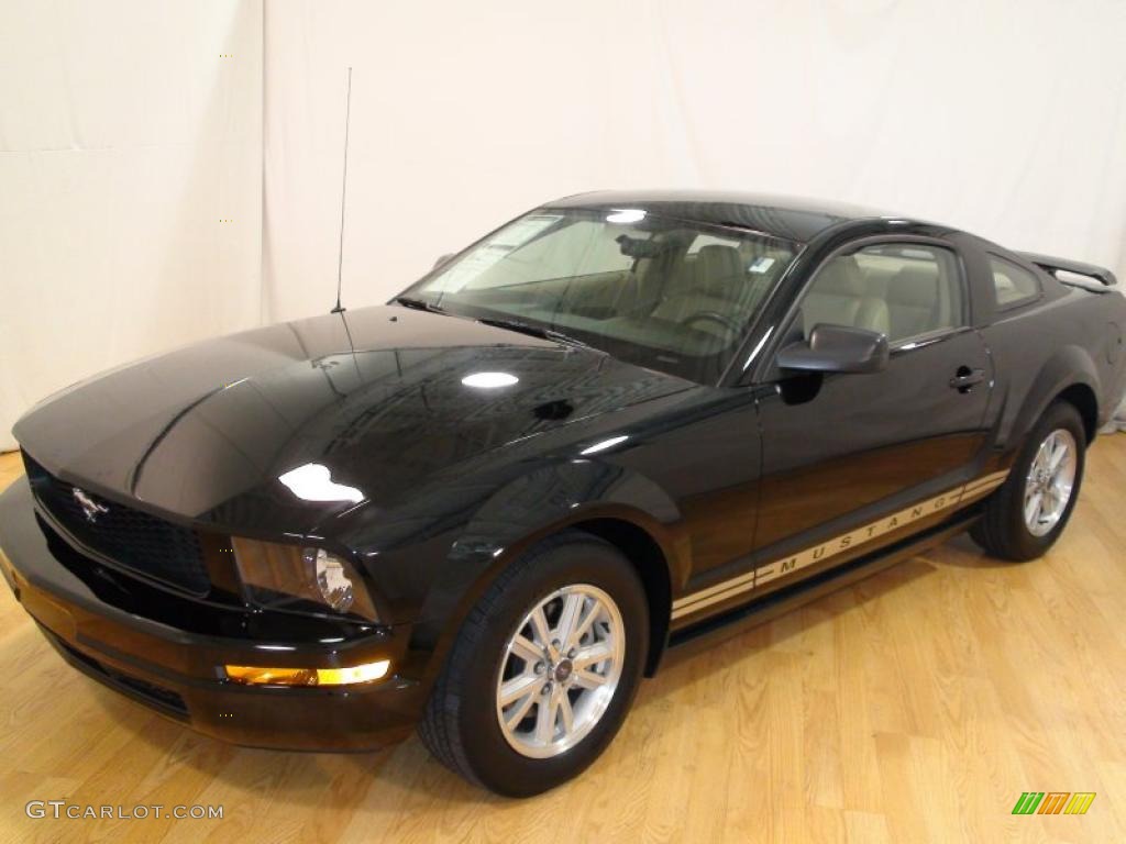 2006 Mustang V6 Premium Coupe - Black / Light Parchment photo #4