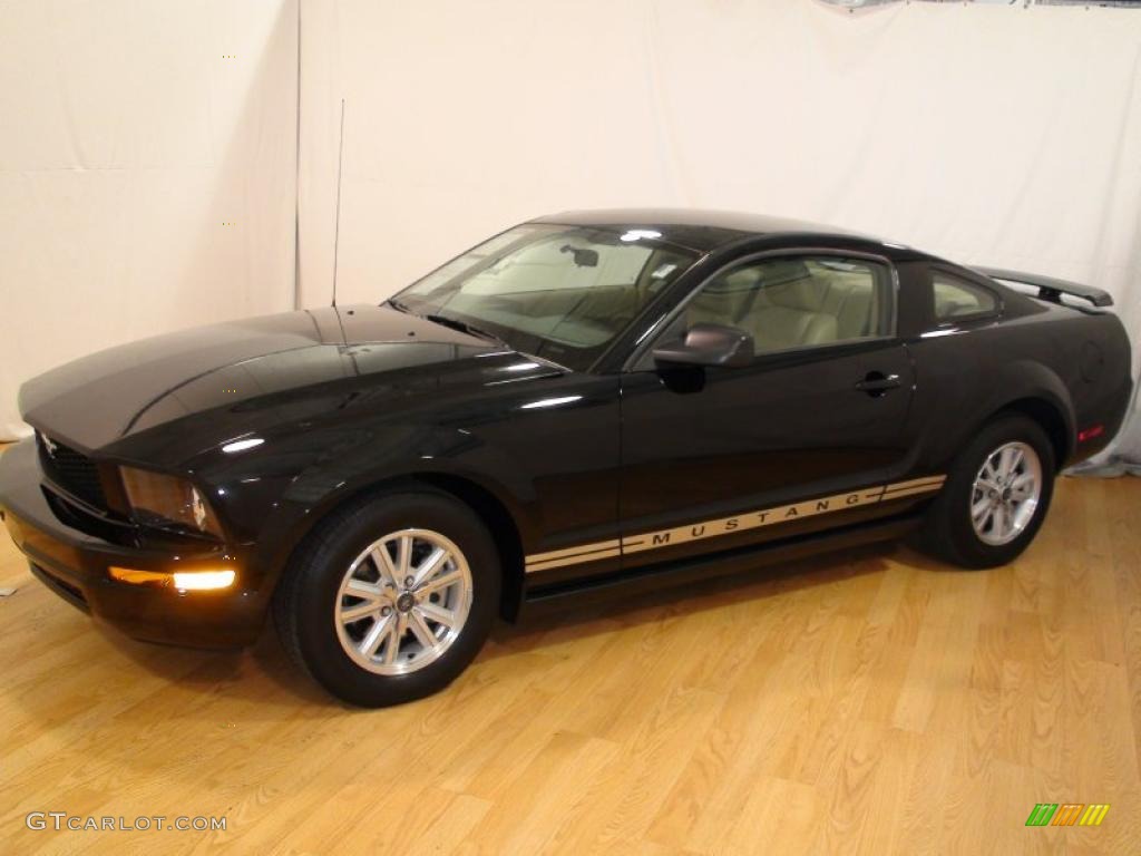 2006 Mustang V6 Premium Coupe - Black / Light Parchment photo #5
