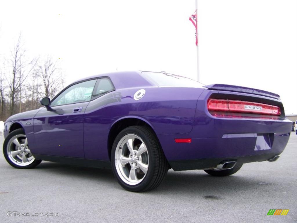 2010 Challenger R/T Classic - Plum Crazy Purple Pearl / Dark Slate Gray photo #7