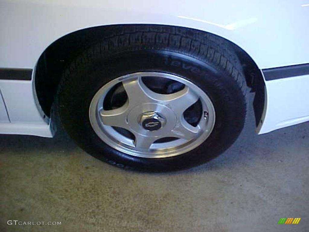 2002 Impala LS - White / Neutral photo #6