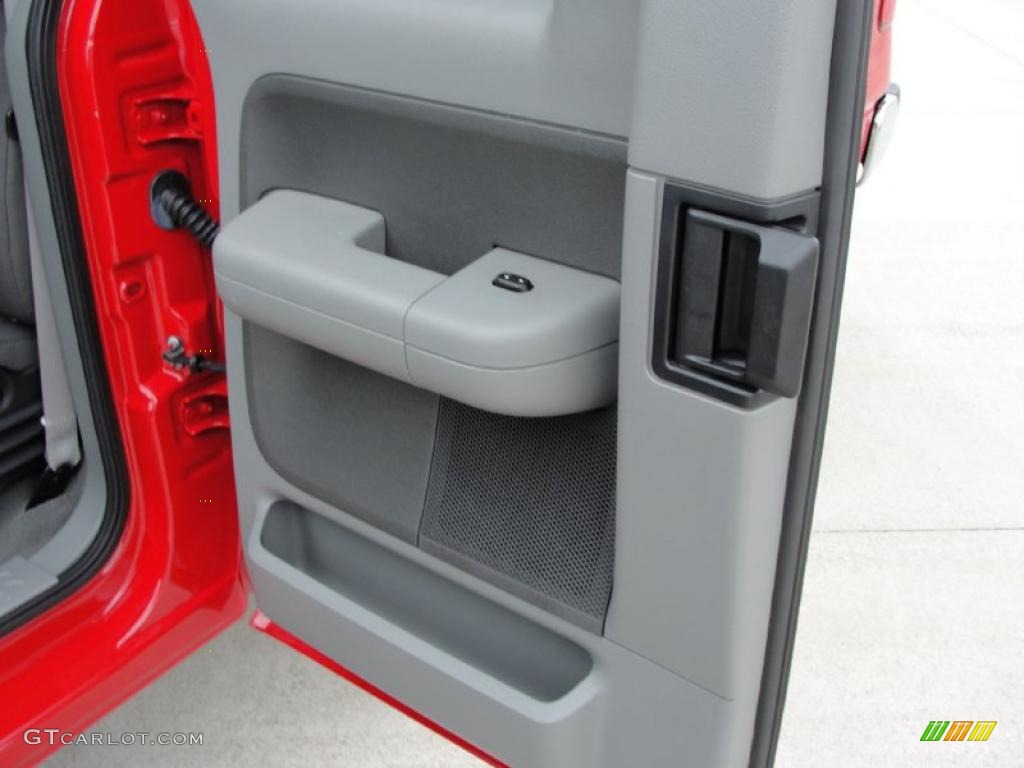 2006 F150 XLT SuperCab - Bright Red / Medium/Dark Flint photo #33
