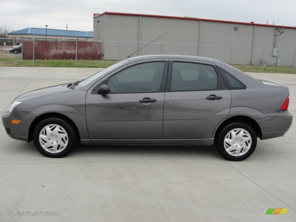 2007 Focus ZX4 SE Sedan - Liquid Grey Metallic / Charcoal/Light Flint photo #6