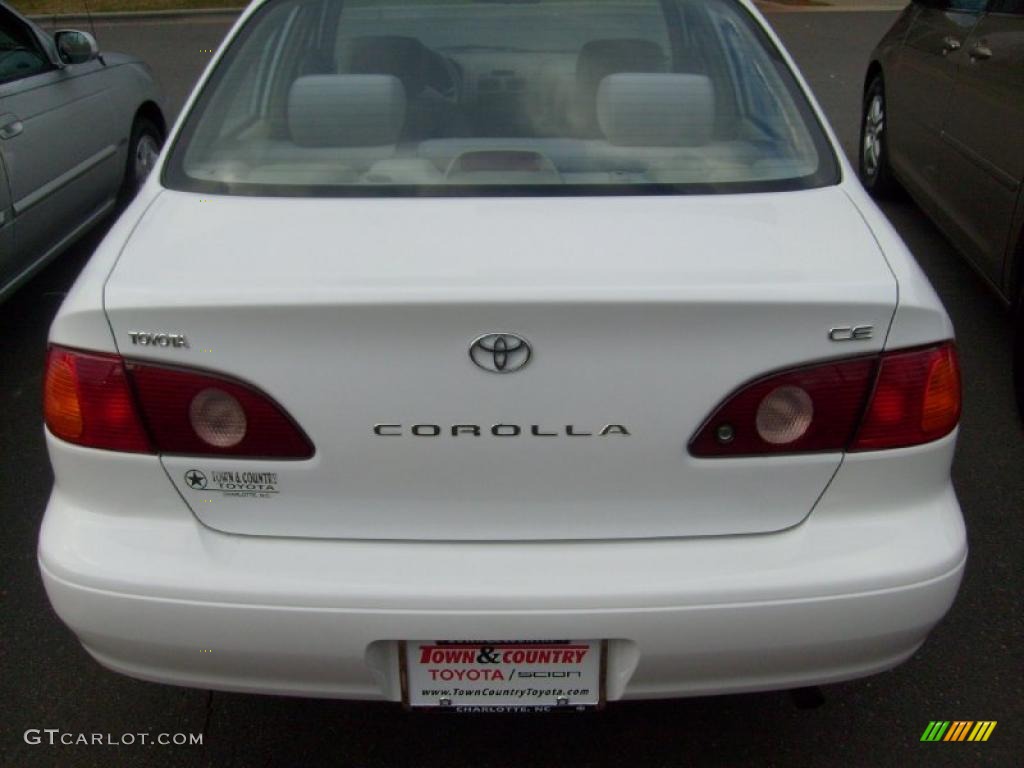 2002 Corolla CE - Super White / Pebble Beige photo #3