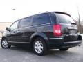 2008 Brilliant Black Crystal Pearlcoat Chrysler Town & Country Limited  photo #4