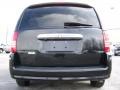 2008 Brilliant Black Crystal Pearlcoat Chrysler Town & Country Limited  photo #6
