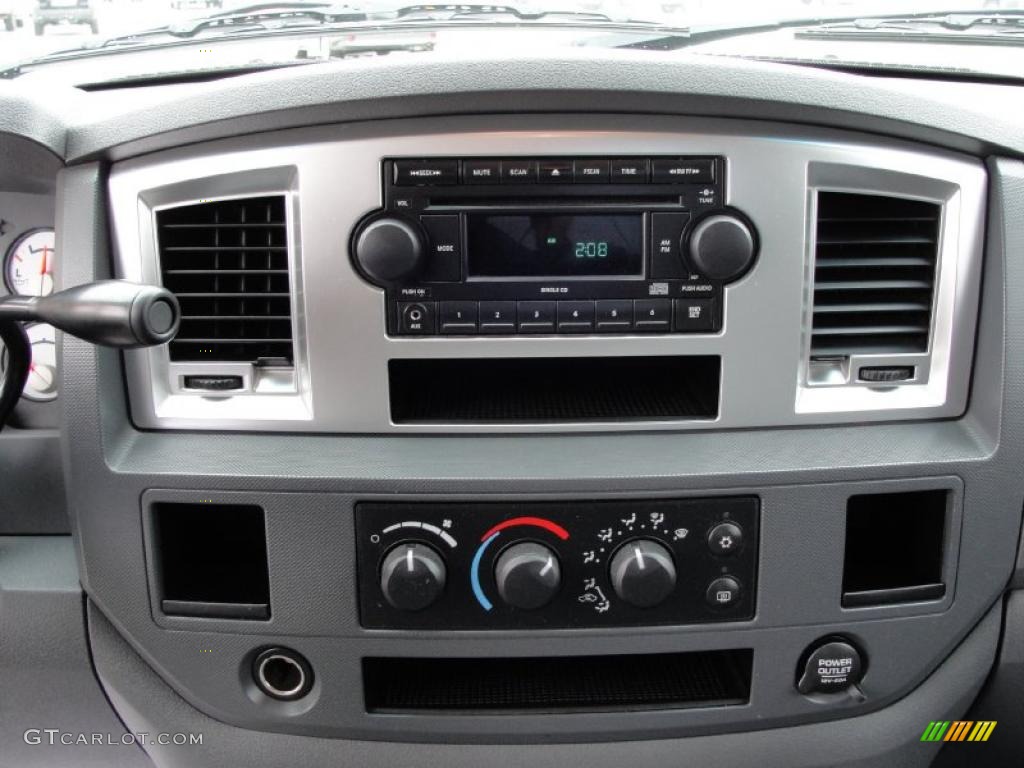 2007 Ram 1500 ST Quad Cab - Flame Red / Medium Slate Gray photo #37