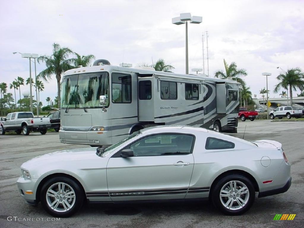 2010 Mustang V6 Coupe - Brilliant Silver Metallic / Charcoal Black photo #6