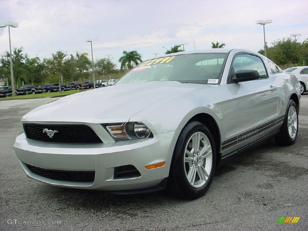 2010 Mustang V6 Coupe - Brilliant Silver Metallic / Charcoal Black photo #7