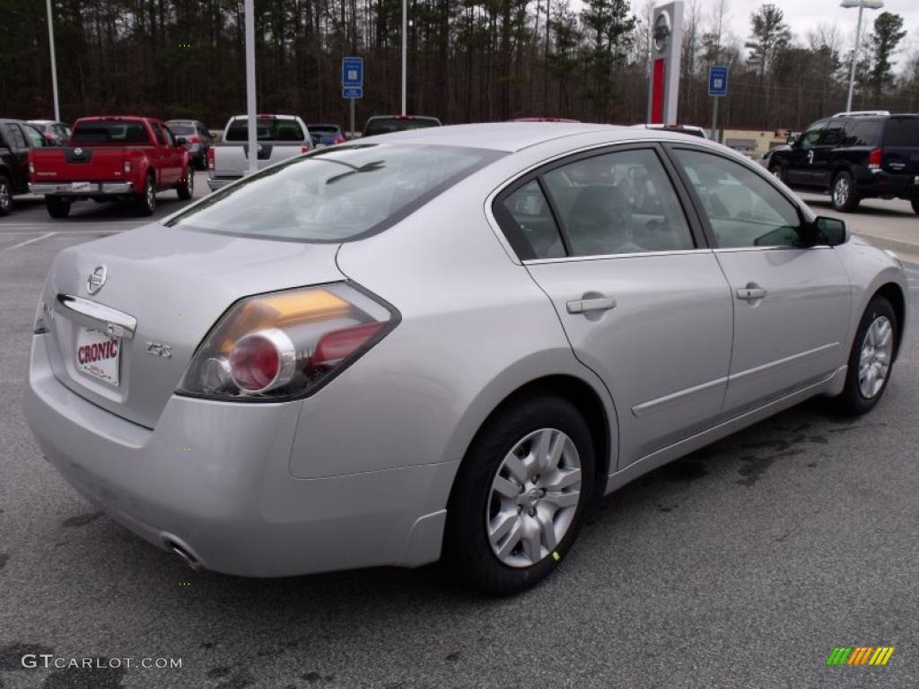 2010 Altima 2.5 S - Radiant Silver / Frost photo #5