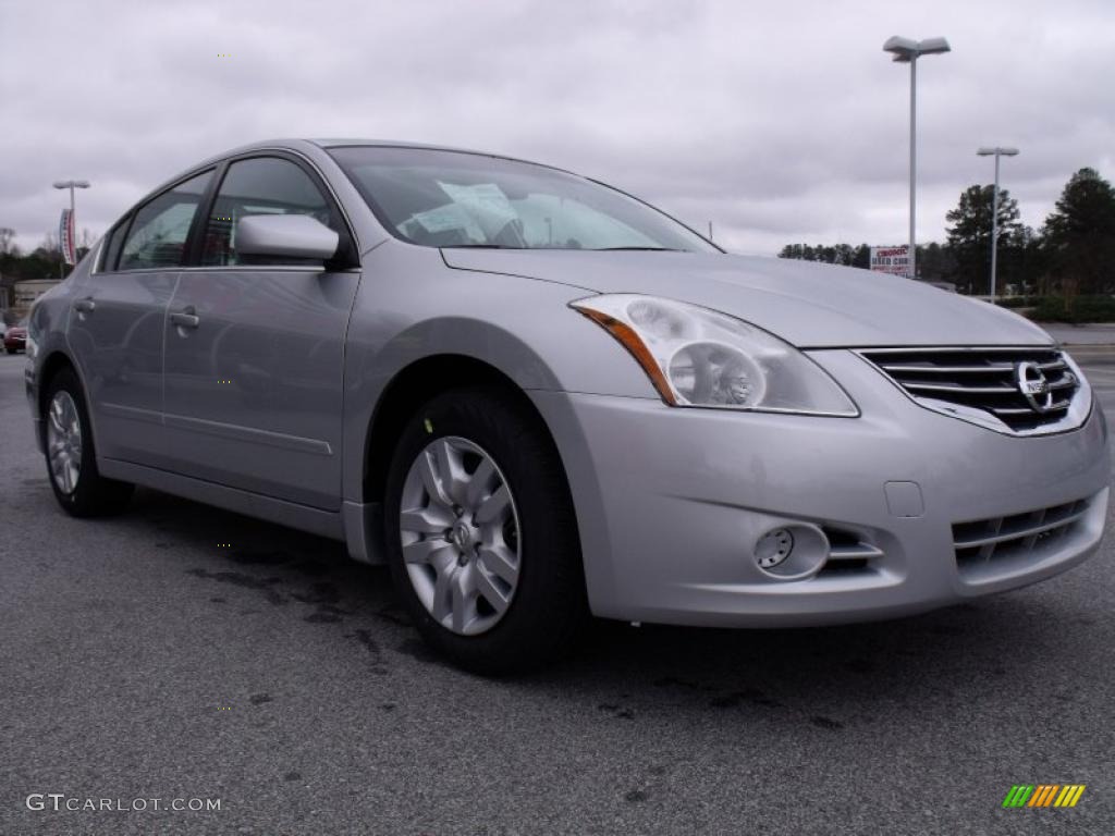 2010 Altima 2.5 S - Radiant Silver / Frost photo #7