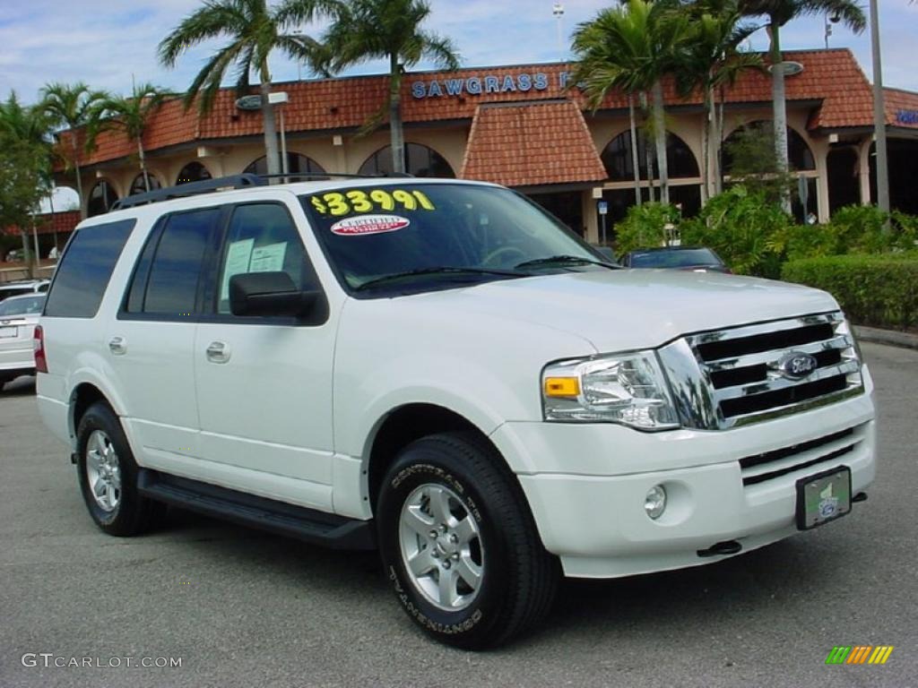 2009 Expedition XLT 4x4 - White Platinum Tri-Coat Metallic / Camel photo #1