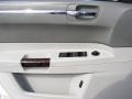 Stone White - 300 C HEMI Photo No. 26