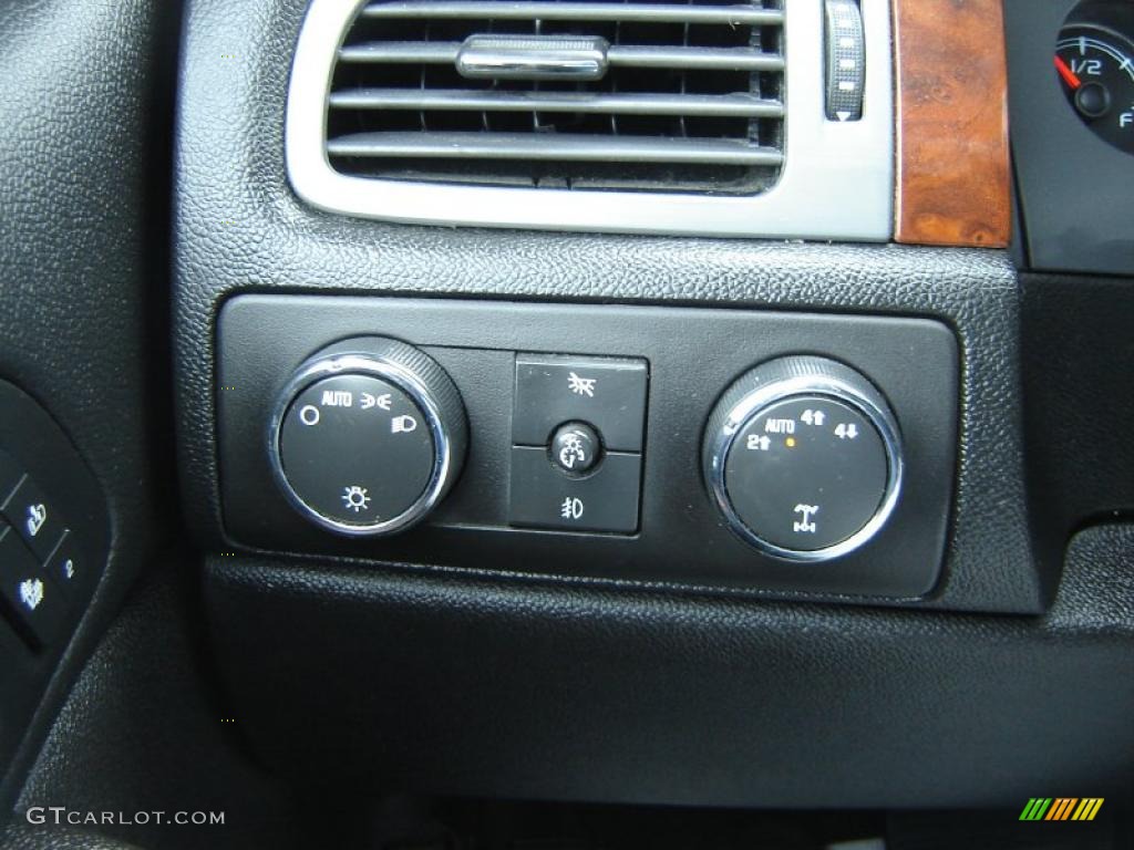 2008 Avalanche LTZ 4x4 - Black / Ebony photo #23