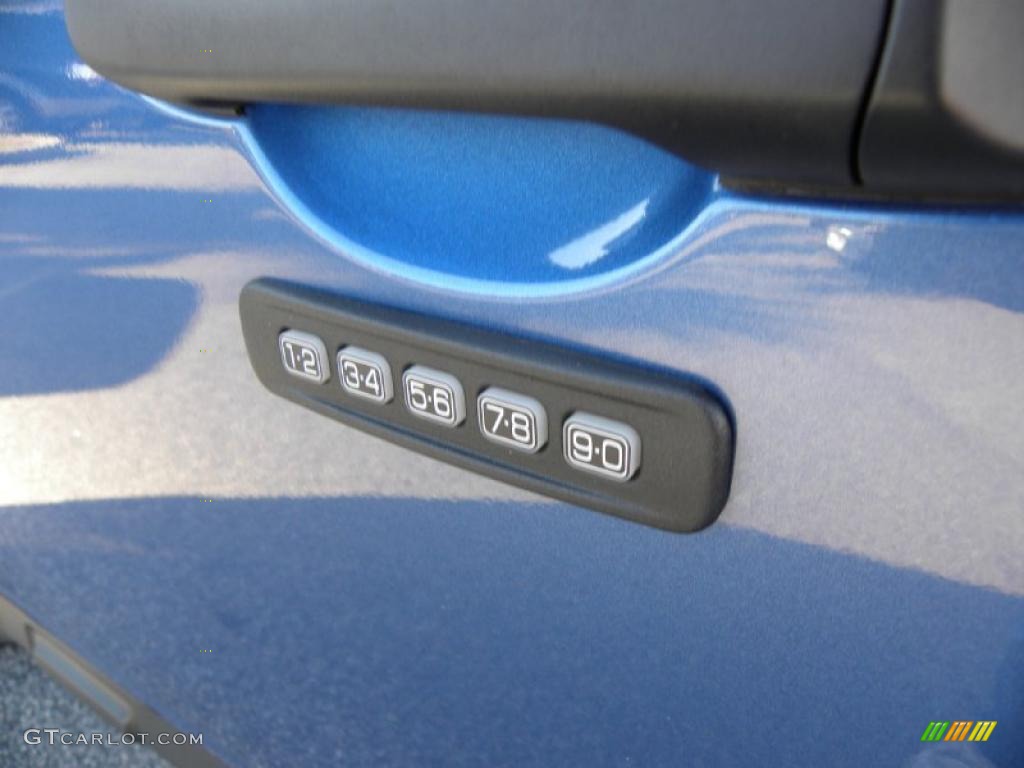 2009 Escape XLT V6 4WD - Sport Blue Metallic / Charcoal photo #4