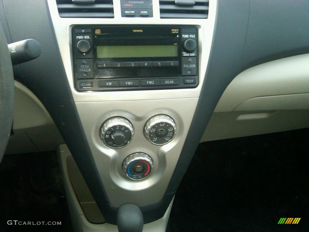 2007 Yaris Sedan - Absolutely Red / Bisque photo #10