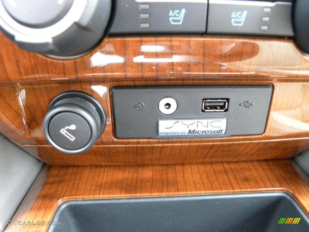 2010 F150 Lariat SuperCrew 4x4 - Red Candy Metallic / Tan photo #23
