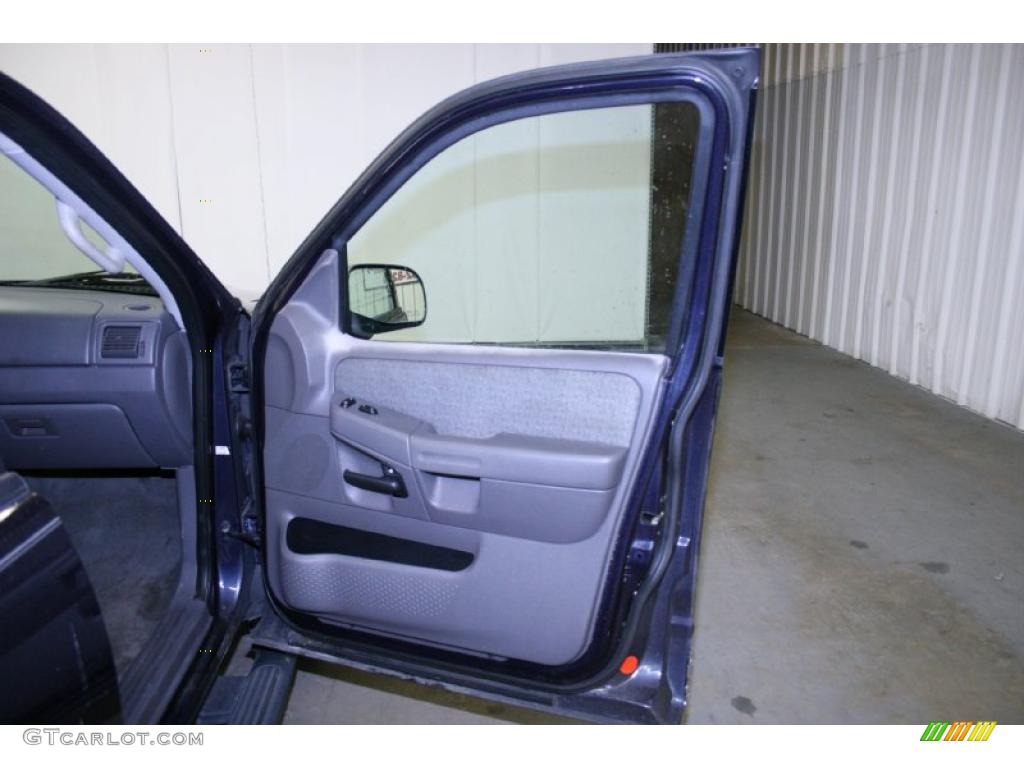 2002 Explorer XLS - True Blue Metallic / Graphite photo #20