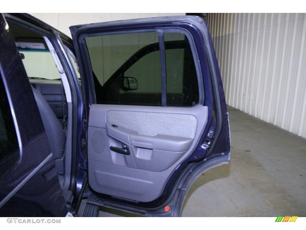 2002 Explorer XLS - True Blue Metallic / Graphite photo #22