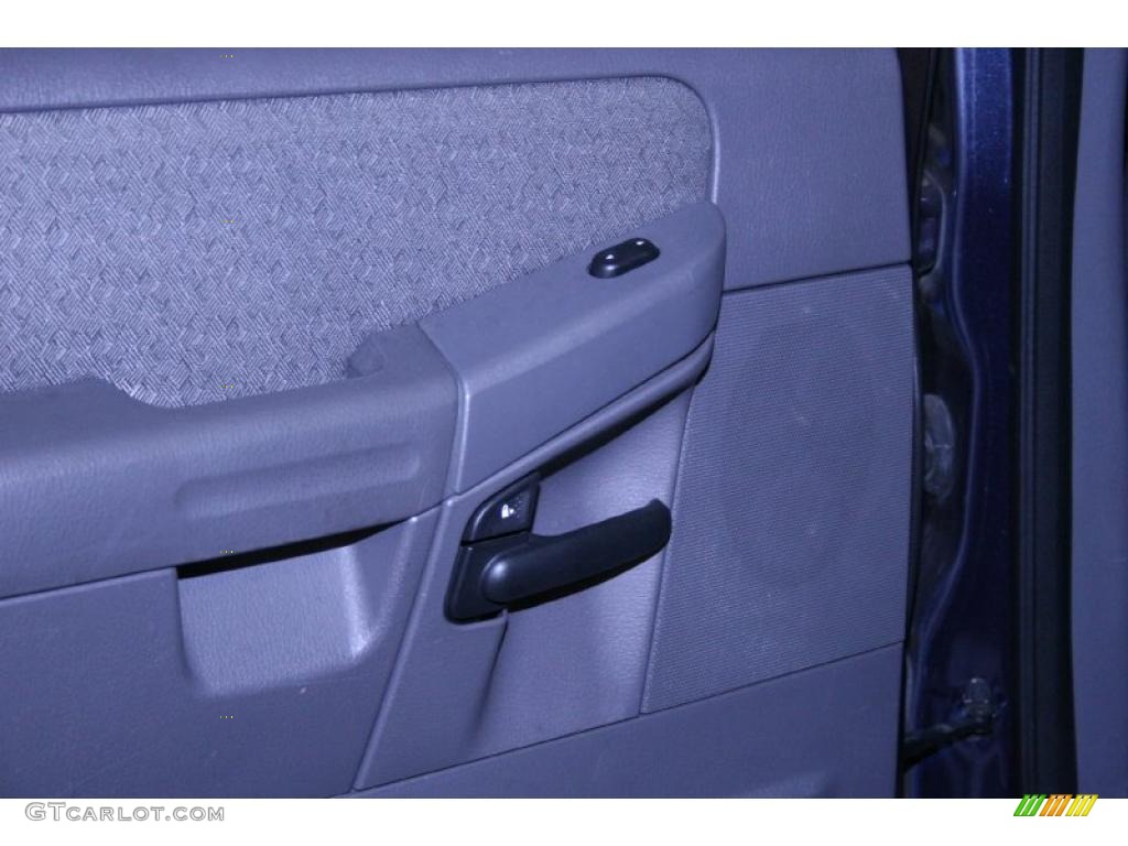 2002 Explorer XLS - True Blue Metallic / Graphite photo #25