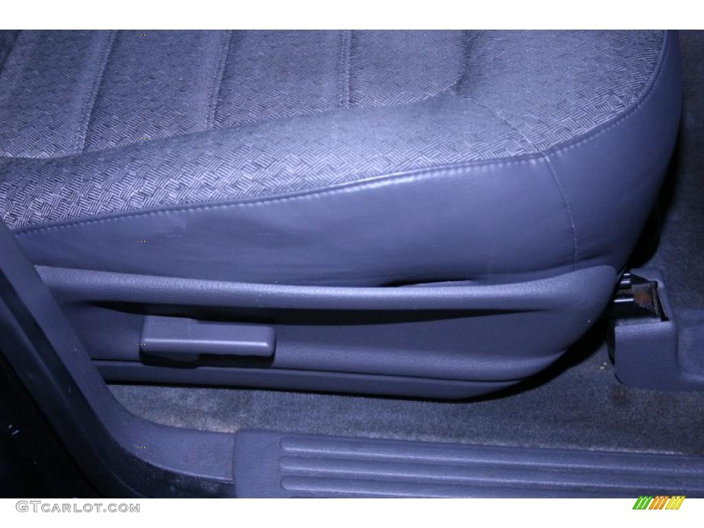 2002 Explorer XLS - True Blue Metallic / Graphite photo #33