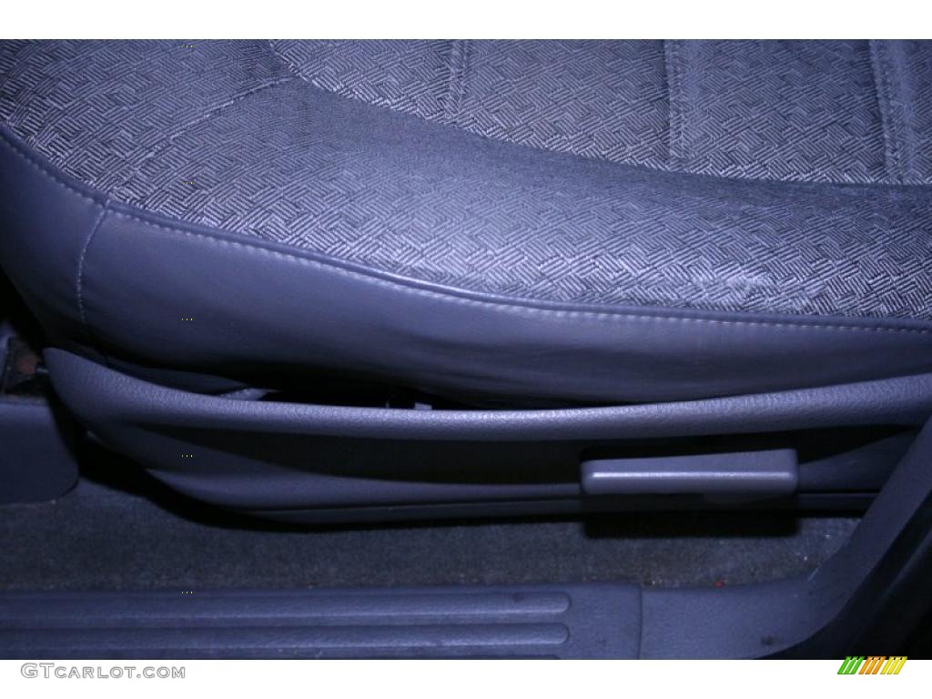 2002 Explorer XLS - True Blue Metallic / Graphite photo #34