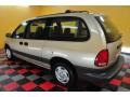 Champagne Pearl - Grand Caravan SE Photo No. 4