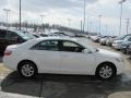 Super White - Camry LE Photo No. 7