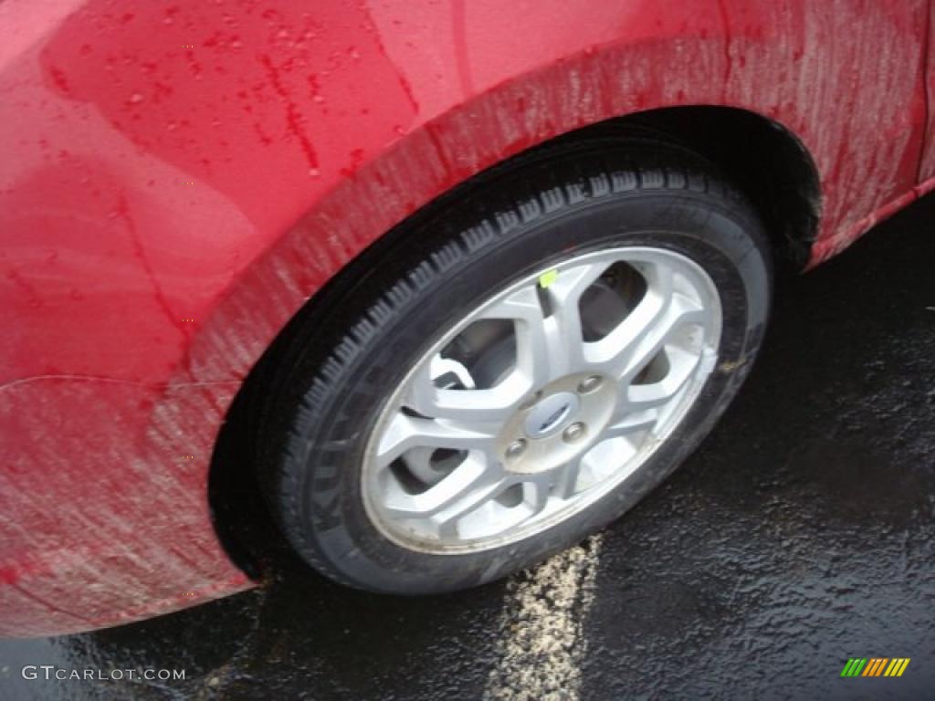 2010 Focus SE Coupe - Sangria Red Metallic / Charcoal Black photo #12